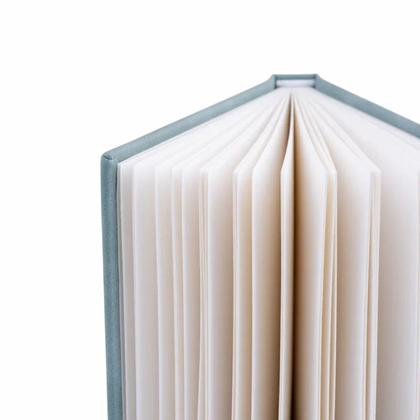 Скетчбук для графики "GrafArt white" 12*12 см, 160 г/м2, 40 л., черный