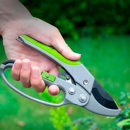 Секатор садовый "Deli" 200 мм, пласт. ручка, зеленый